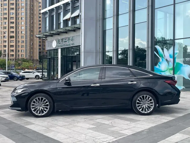 Toyota Avalon — Фото автомобиля 3
