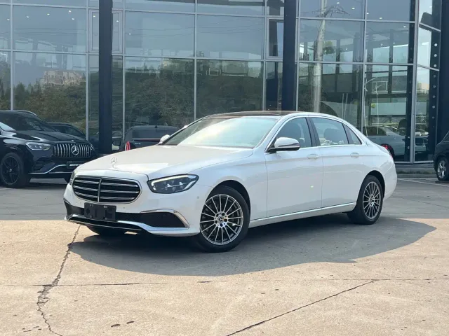 Фотография автомобиля — Mercedes-Benz E-Class