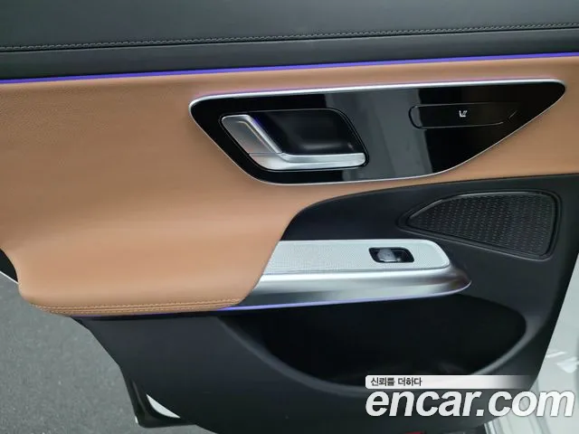Mercedes-Benz E-Class — Фото автомобиля 16