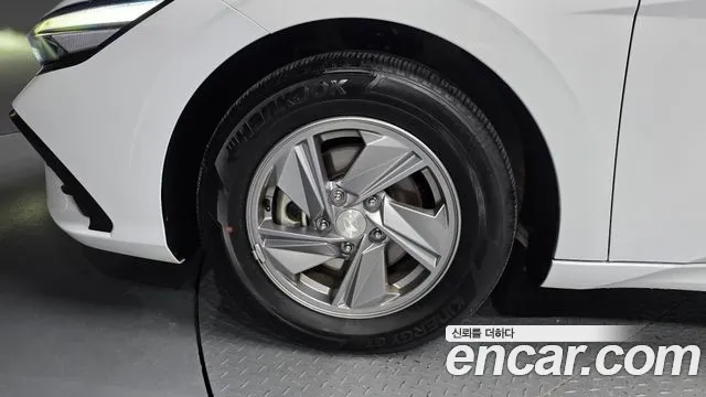 Hyundai AVANTE Новый Avante (CN7) — Фото автомобиля 5