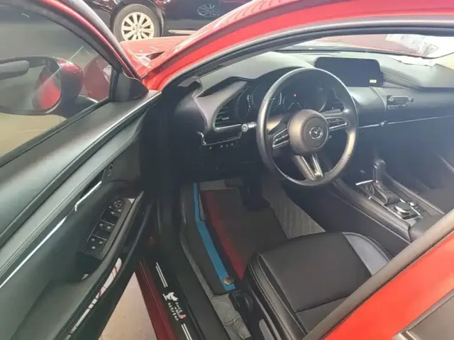 Mazda Axela — Фото автомобиля 15