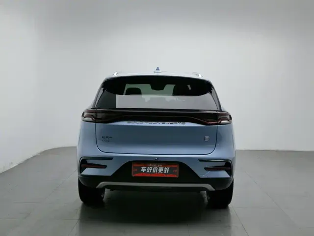 BYD Tang — Фото автомобиля 4