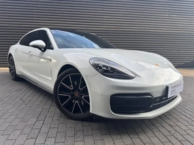 Фотография автомобиля — Porsche Panamera