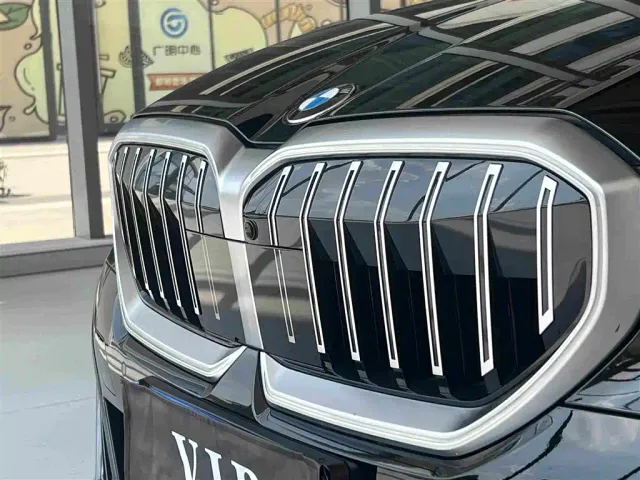 BMW 5 Series — Фото автомобиля 11