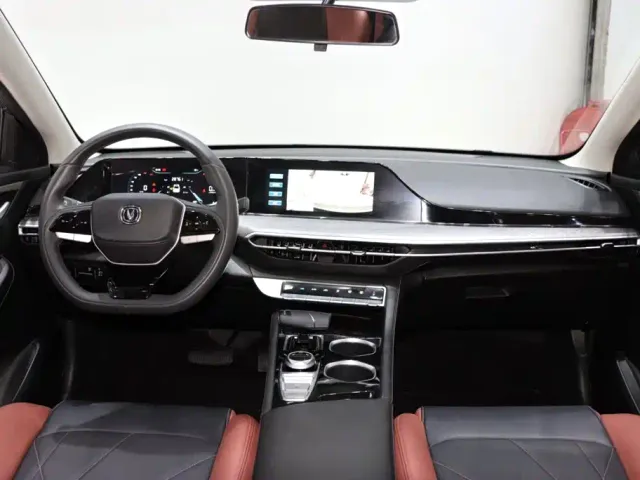 Changan Eado — Фото автомобиля 11