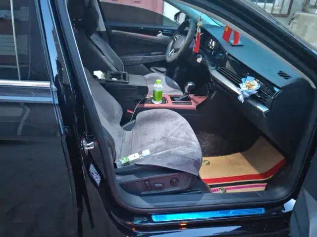 Volkswagen Passat — Фото автомобиля 8