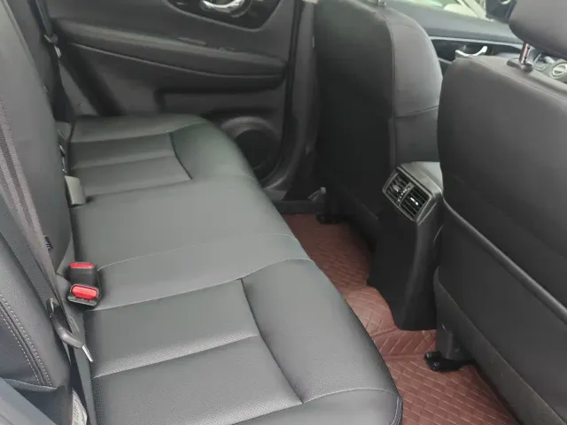 Nissan X-Trail — Фото автомобиля 5