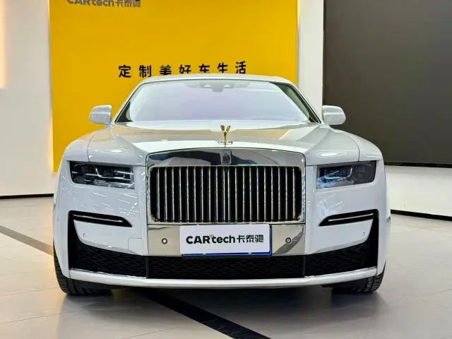 Rolls-Royce Ghost — Фото автомобиля 3