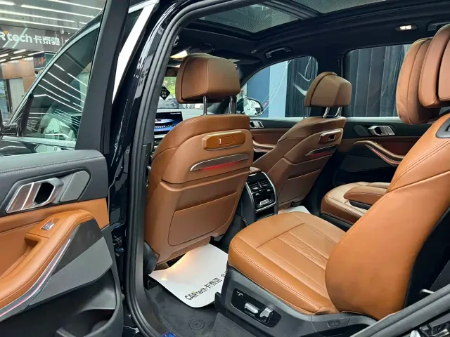 BMW X7 — Фото автомобиля 9