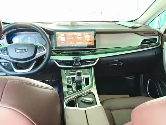 Geely Jiaji — Фото автомобиля 9