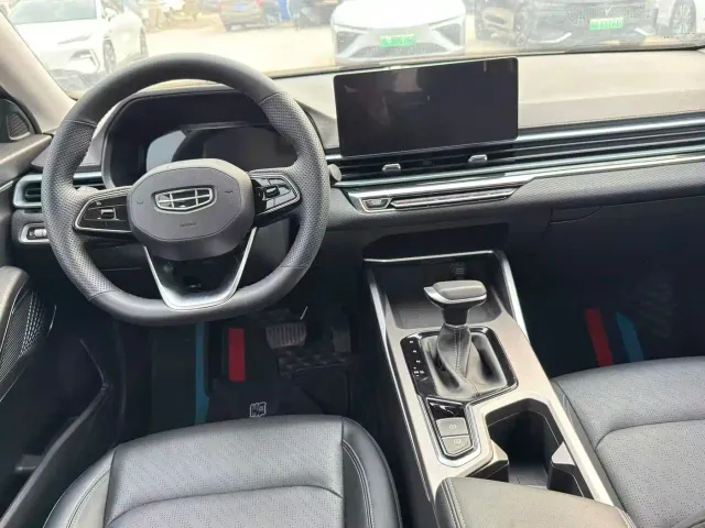 Geely Emgrand — Фото автомобиля 7