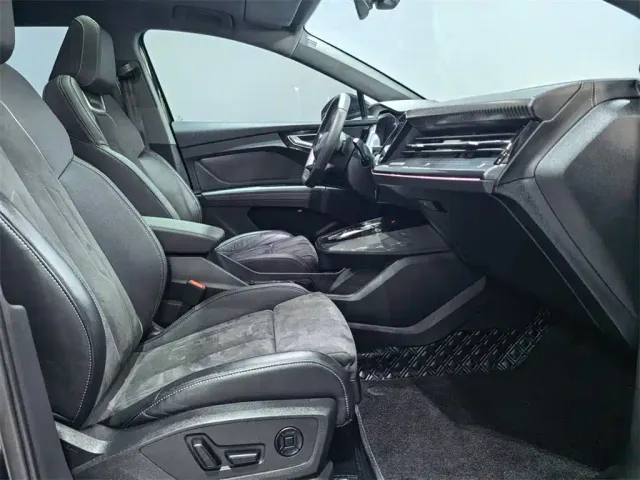 Audi Q4 e-tron — Фото автомобиля 11