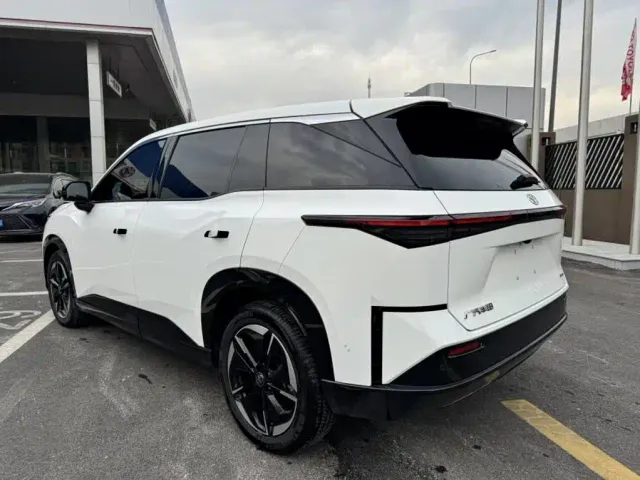 Toyota BoZhi 3X — Фото автомобиля 3