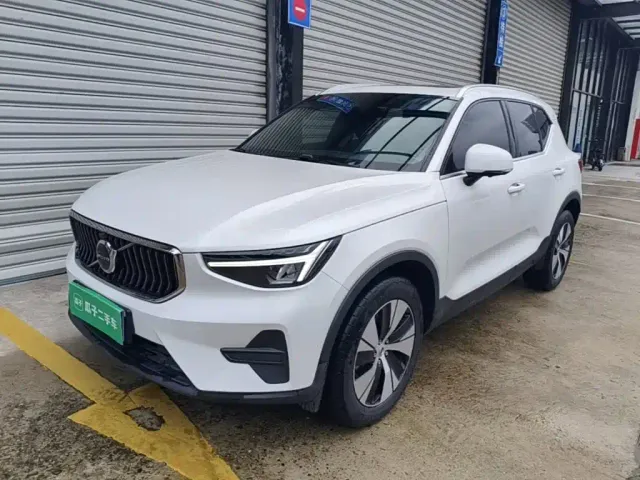 Фотография автомобиля — Volvo XC40