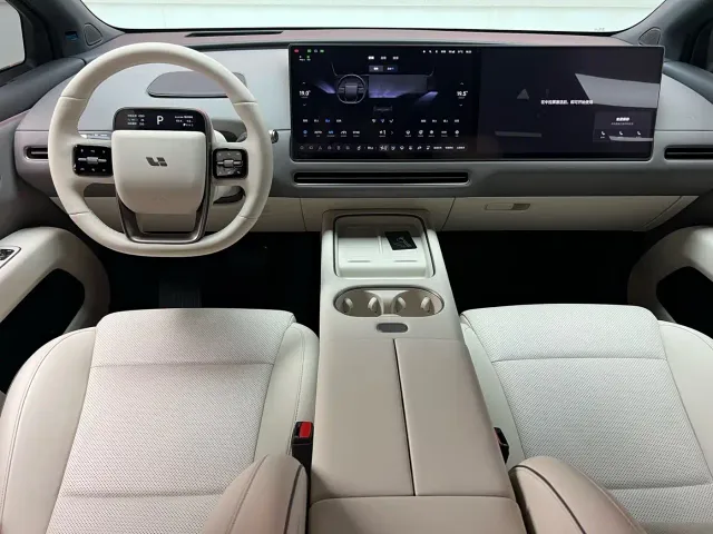 Li Auto i6 — Фото автомобиля 11