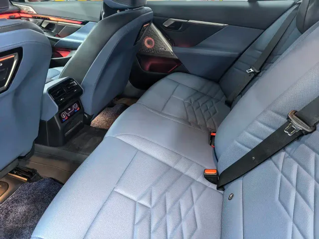BMW 5 Series — Фото автомобиля 6