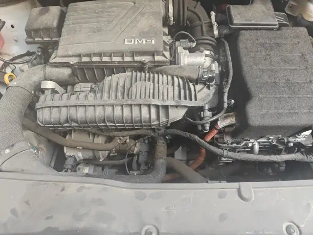 BYD Song MAX — Фото автомобиля 15