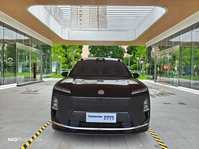Nio ES8 — Фото автомобиля 9