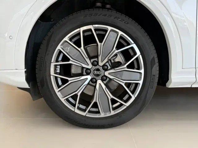 Audi Q5L — Фото автомобиля 16