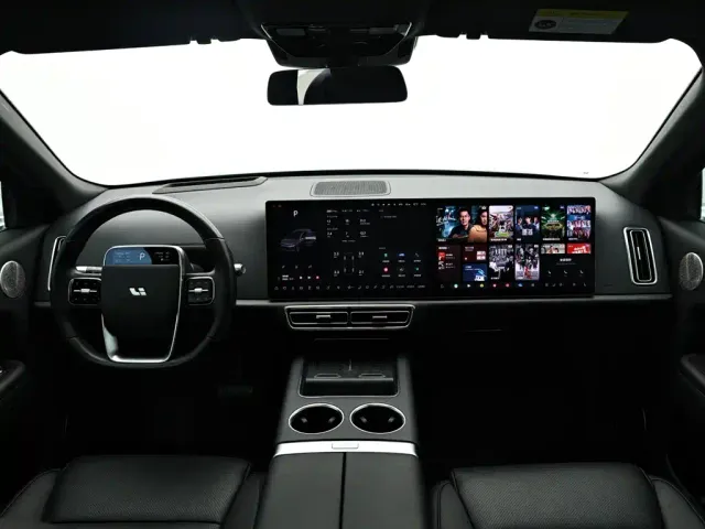 Li Auto L8 — Фото автомобиля 14