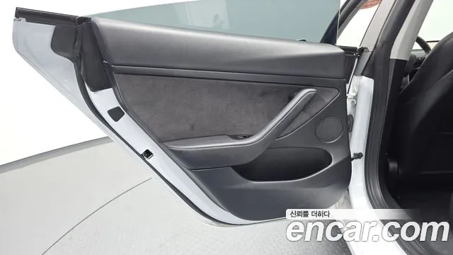 Tesla Model 3 — Фото автомобиля 14