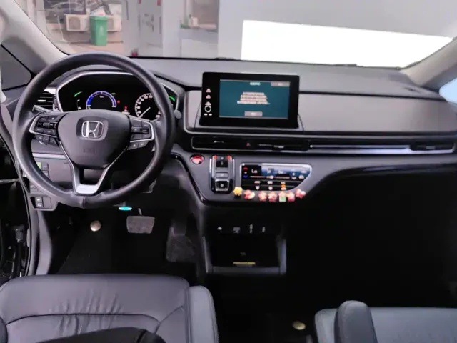 Honda Odyssey — Фото автомобиля 12