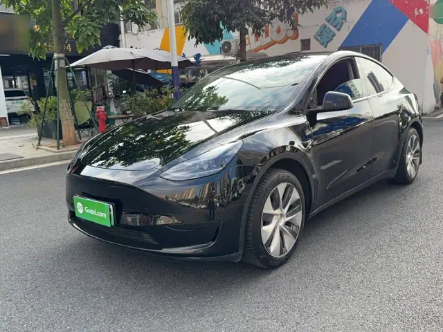 Фотография автомобиля — Tesla Model Y