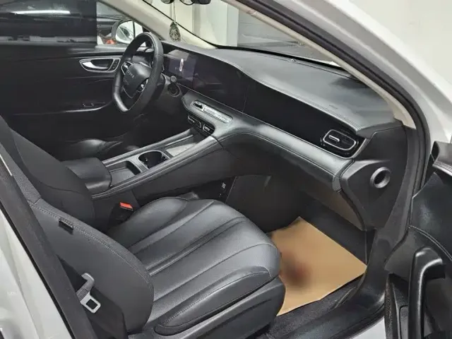 Roewe D7 — Фото автомобиля 11