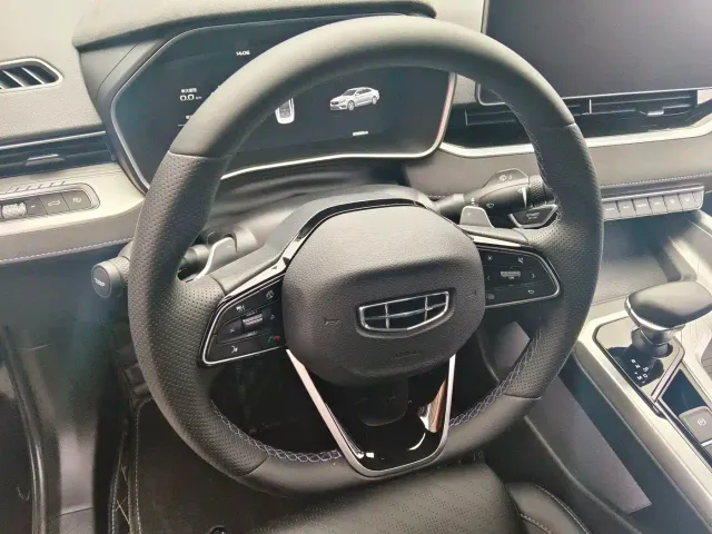 Geely Xingrui — Фото автомобиля 4