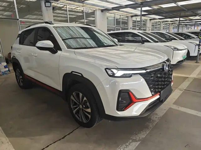 Changan CS35 Plus — Фото автомобиля 3