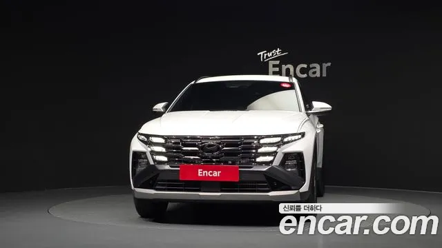 Hyundai Tucson Новый Tucson (NX4) Бензин 1.6 турбо 2WD — Фото автомобиля 3
