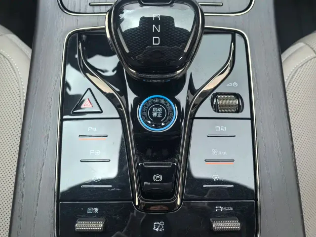 BYD Han — Фото автомобиля 24