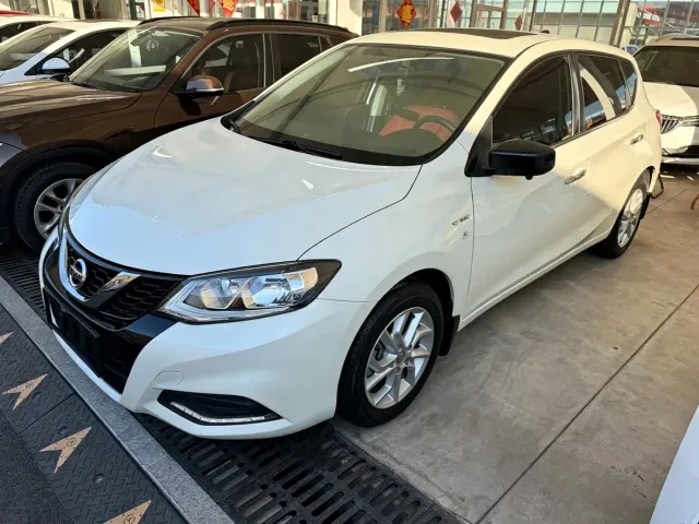 Фотография автомобиля — Nissan Tiida