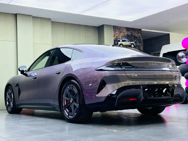 Xiaomi SU7 — Фото автомобиля 6
