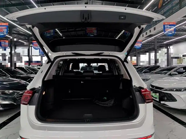 Volkswagen Tiguan L PHEV — Фото автомобиля 18
