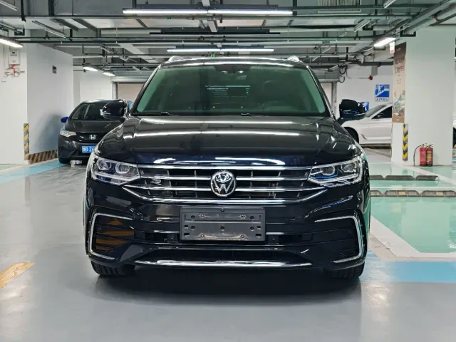 Volkswagen Tiguan L — Фото автомобиля 2