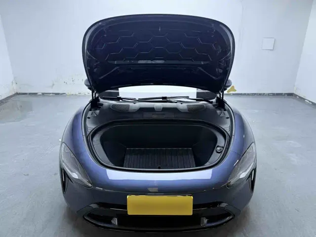 Xiaomi SU7 — Фото автомобиля 18