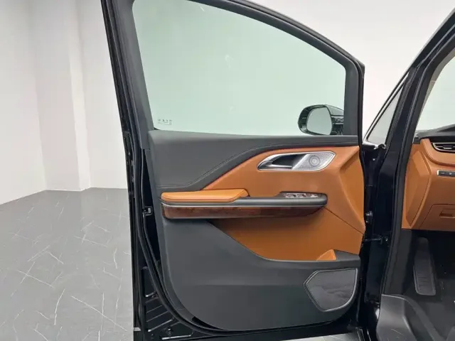Hongqi Hongqi HQ9 2023 2.0T Smart Connect Flag Enjoy Edition — Фото автомобиля 13