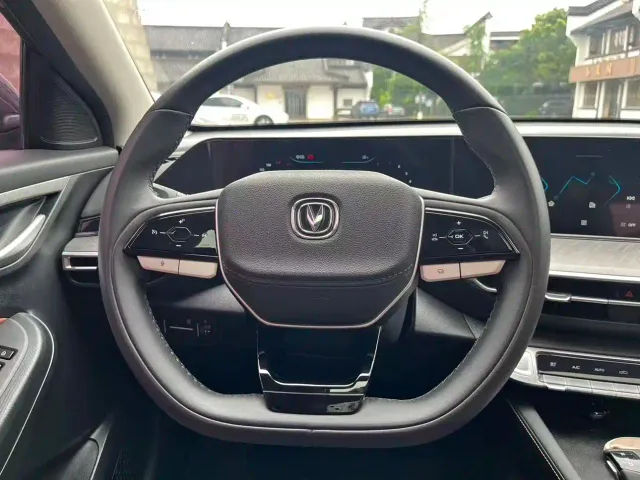 Changan Eado — Фото автомобиля 7
