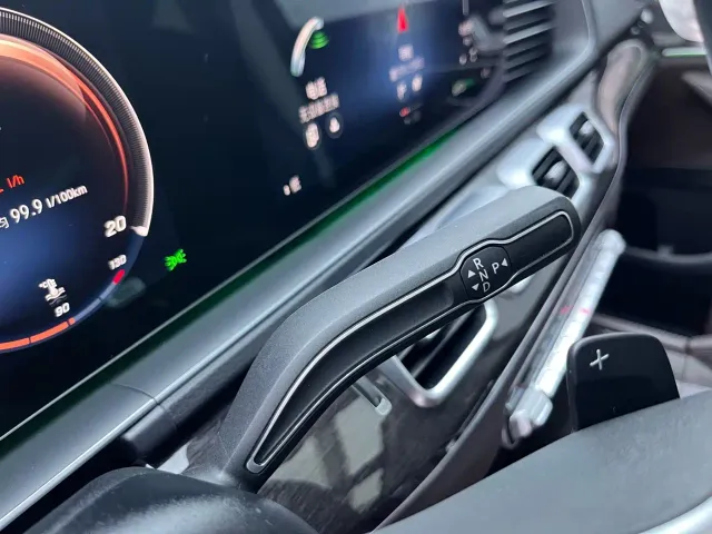 Mercedes-Benz GLE-Class — Фото автомобиля 9