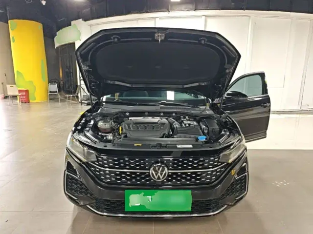 Volkswagen Passat 2025 Outstanding 380TSI Starlight Dragon Soaring Edition — Фото автомобиля 19