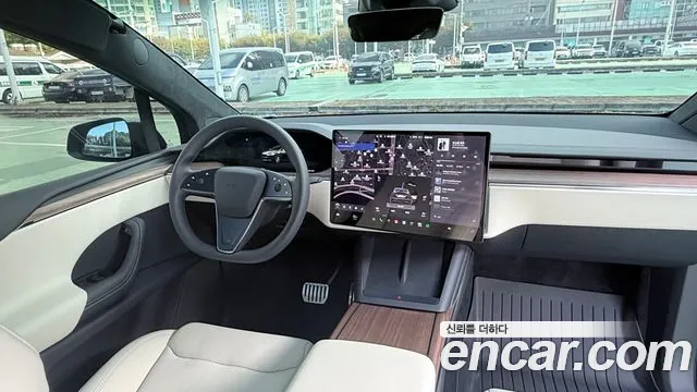 Tesla Model X — Фото автомобиля 6
