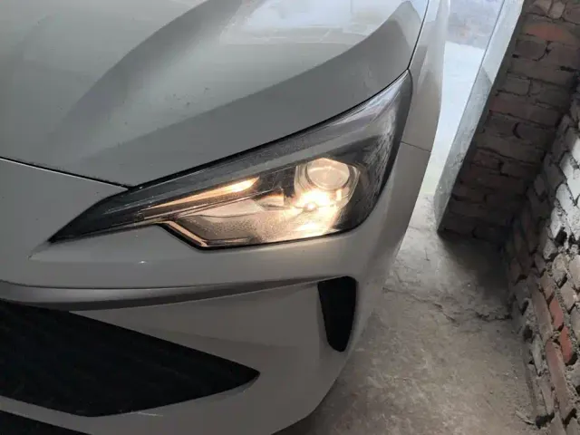 Roewe i5 — Фото автомобиля 5