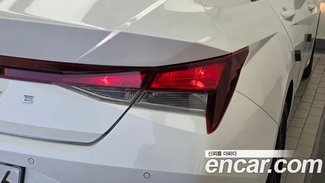 Hyundai Avante CN7 — Фото автомобиля 8