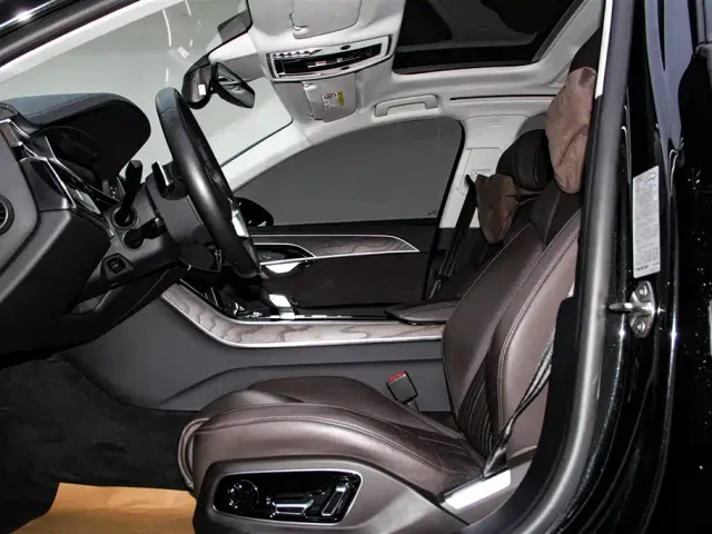 Audi A8 — Фото автомобиля 22