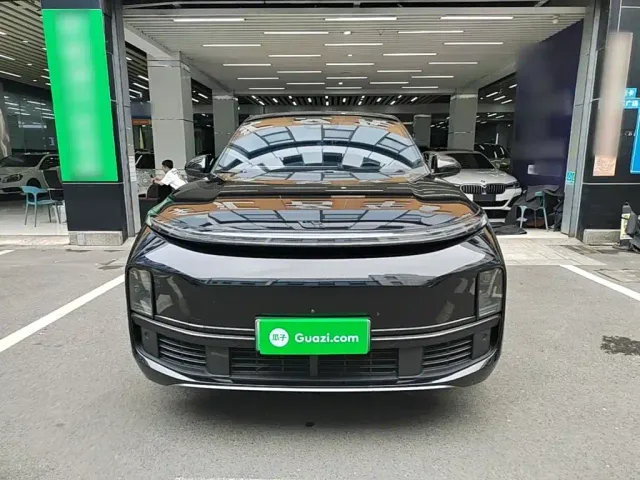 Li Auto L9 — Фото автомобиля 2