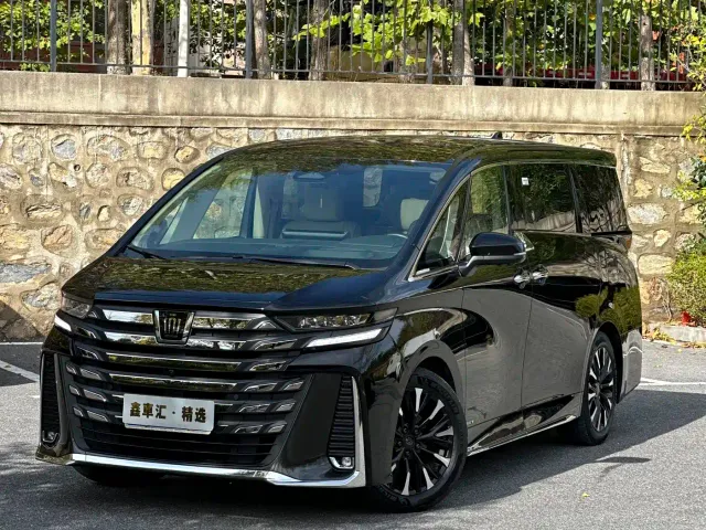 Фотография автомобиля — Toyota Vellfire