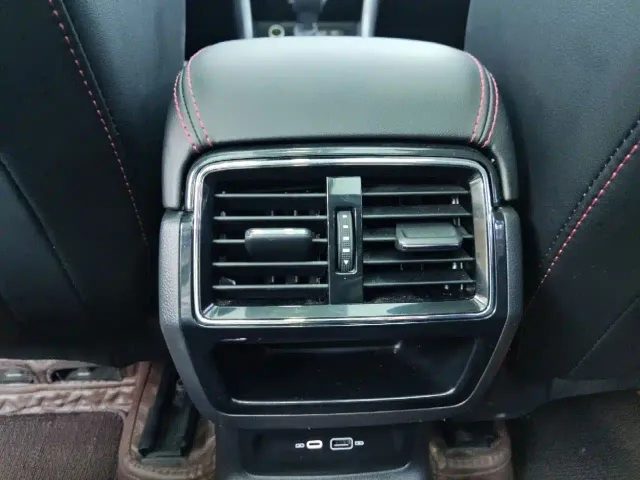 Skoda Karoq — Фото автомобиля 14