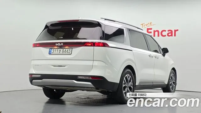 Kia Carnival Generation 4 — Фото автомобиля 2
