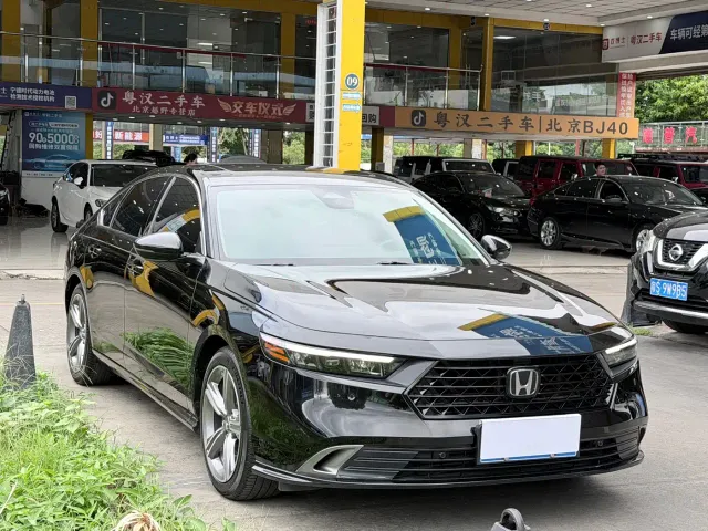 Honda Accord — Фото автомобиля 3